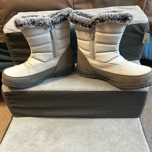 totes Ada Women’s Winter Boots - Size 9 - Picture 3 of 8